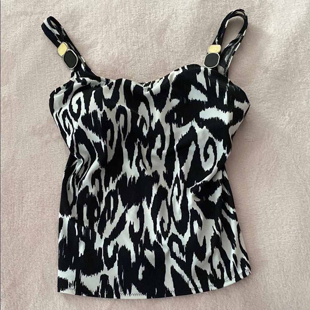 Stylish Black and White Women's Tankini Top
